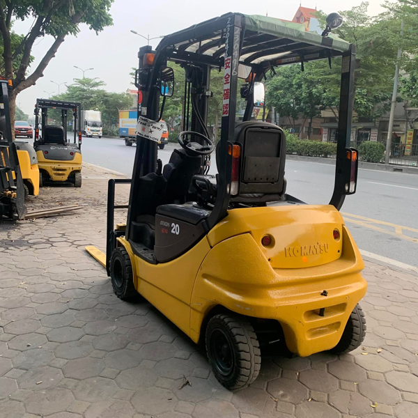 xe-nang-dien-cu-2-tan-komatsu