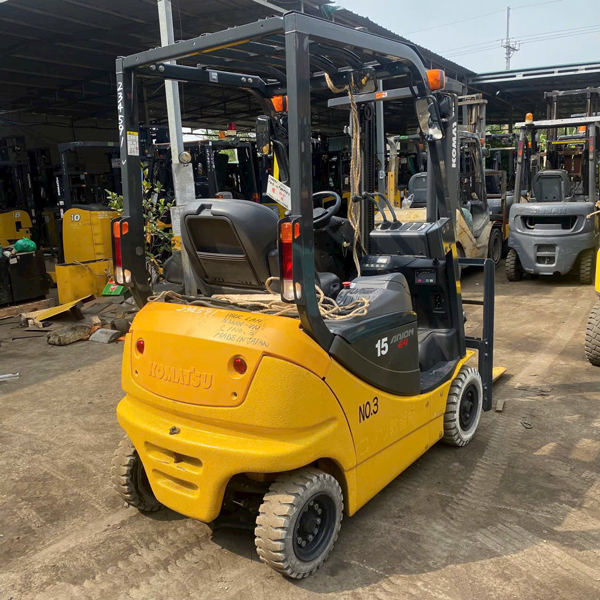 xe-nang-dien-cu-komatsu-1.5-tan-doi-2019