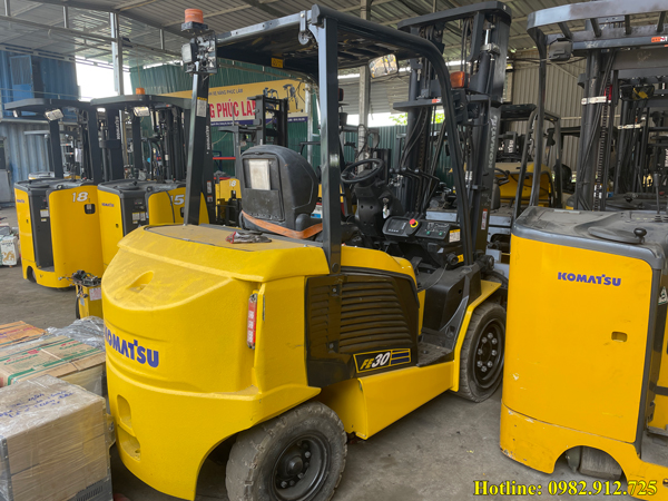 xe-nang-dien-cu-komatsu