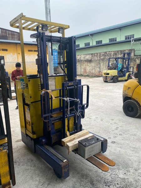 xe-nang-dien-cu-reach-truck-1-tan